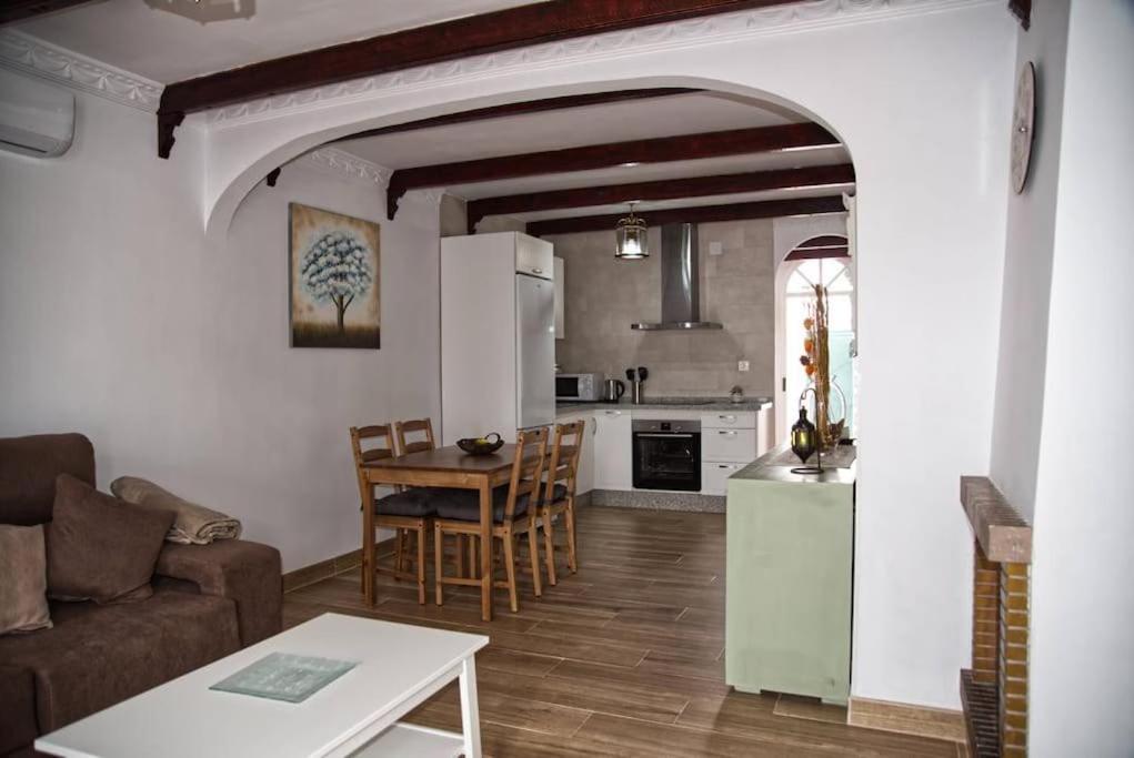House W Shared Pool, Perfect For Small Families 丰希罗拉 外观 照片