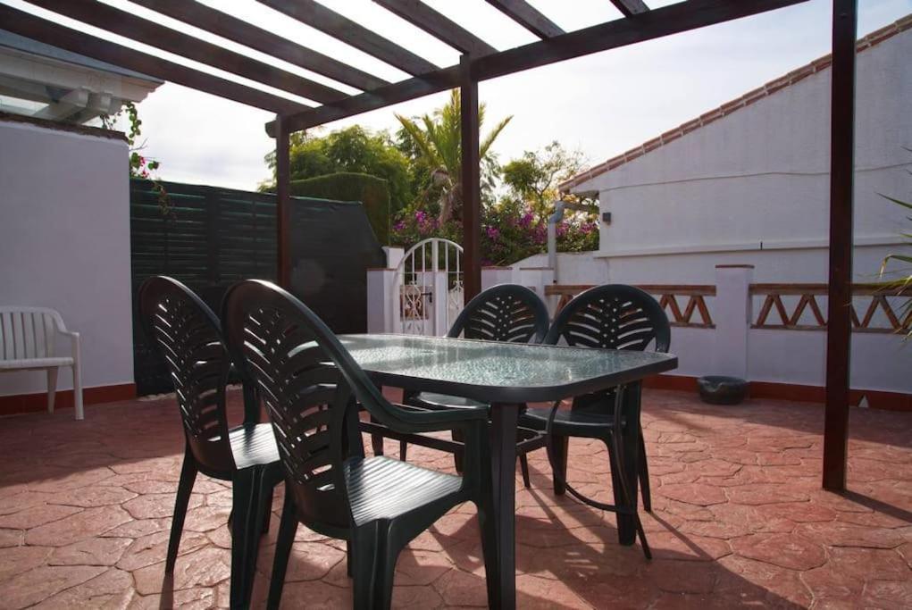 House W Shared Pool, Perfect For Small Families 丰希罗拉 外观 照片