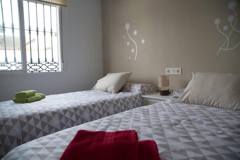 House W Shared Pool, Perfect For Small Families 丰希罗拉 外观 照片