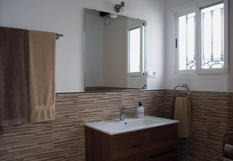 House W Shared Pool, Perfect For Small Families 丰希罗拉 外观 照片